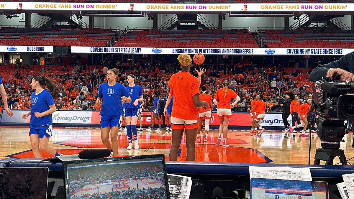 The battle between the Orange and the Blue (Devils)!

@CuseWBB is on a quest for its sixth straight win. Tune into z89online.com at 7:00!

🎙️@IanNicholasTV and 🙋‍♂️