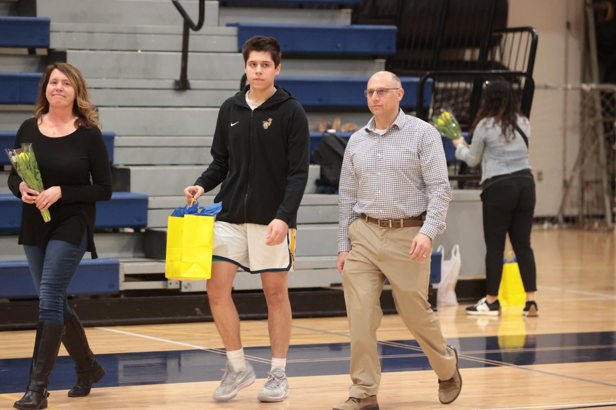 TheSalinePost's tweet photo. Tonight is senior night for Saline basketball. Congrats to Brad Leventhal And Peyton Widen. https://t.co/WwF4c6h1p0