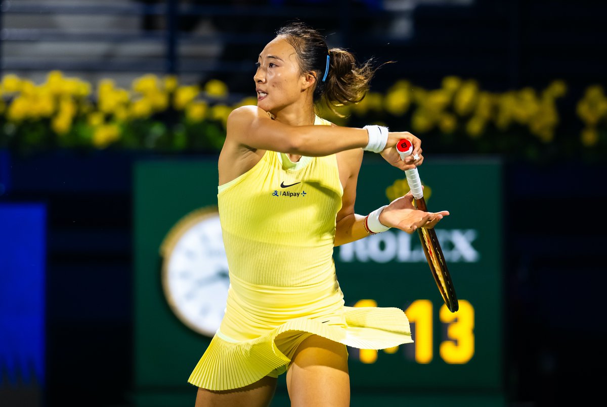 CGTNSportsScene's tweet image. 🎾Top seed Iga Swiatek swept past World No. 7 Zheng Qinwen of China 6-3, 6-2 in the quarter-finals of the Dubai Duty Free Tennis Championships

👀Swiatek will face Russian qualifier Anna Kalinskaya next in the semi-finals

#DDFTennis #TeamSwiatek #1GA