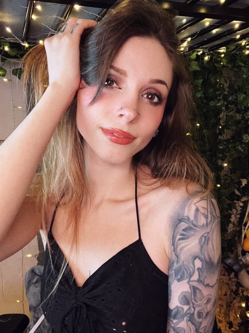 a lil bit (a lot 👀) late BUUUT gonna stream in a couple of minutes, come and join us ! 🥰 https://t.co/TM017DRQhB  #gamergirl<a href="/tag/inkedgirls"class="tags"><span>#inkedgirls</span></a><a href="/tag/gamer"class="tags"><span>#gamer</span></a><a href="/tag/tattooedgirls"class="tags"><span>#tattooedgirls</span></a><a href="/tag/gamergirl"class="tags"><span>#gamergirl</span></a><a href="/tag/altgirl"class="tags"><span>#altgirl</span></a>