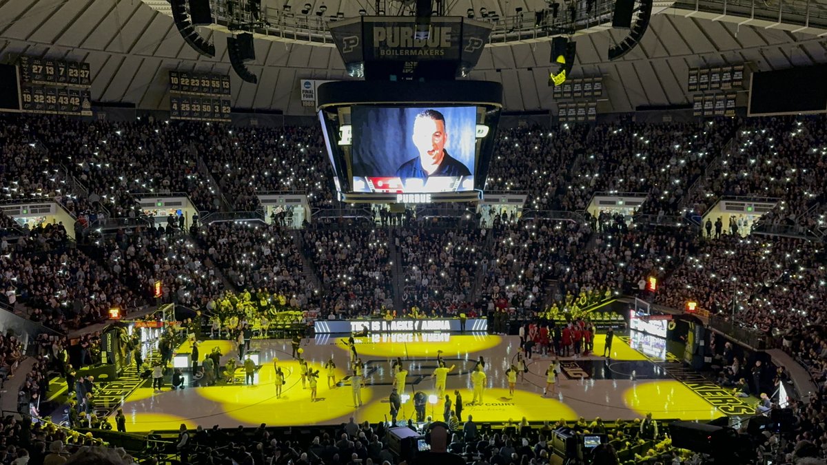 BoilerPaulie's tweet photo. This will *never* get old. Chills every time. https://t.co/AfZB5axXYm
