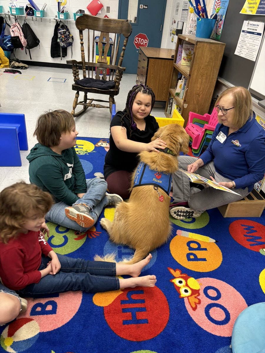 We love when Rosie visits! 💙💛 #RESBelieves #ElevateStafford <a href="/RockhillES/">Rockhill Elementary</a>