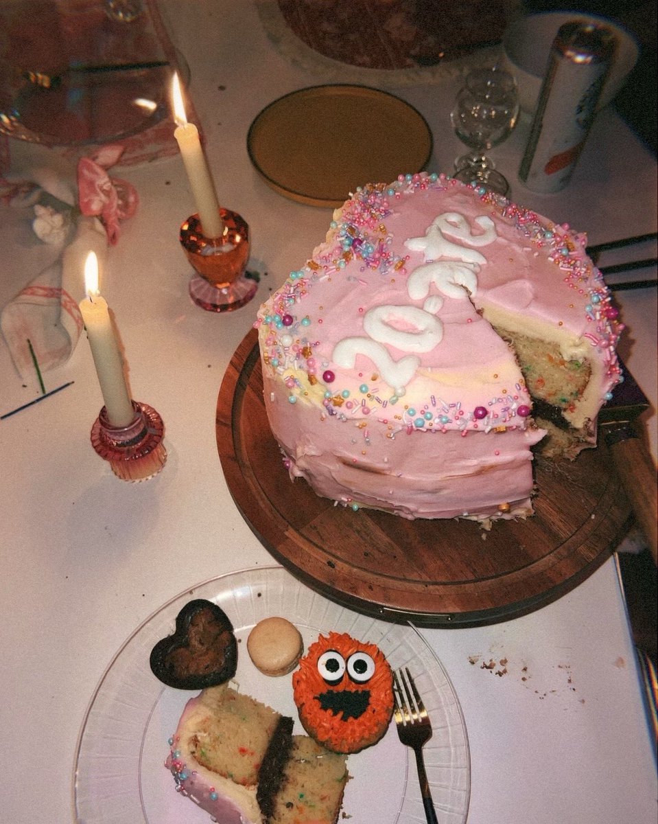 Annie Wu (all socials: @annie_wu_22) tweet media