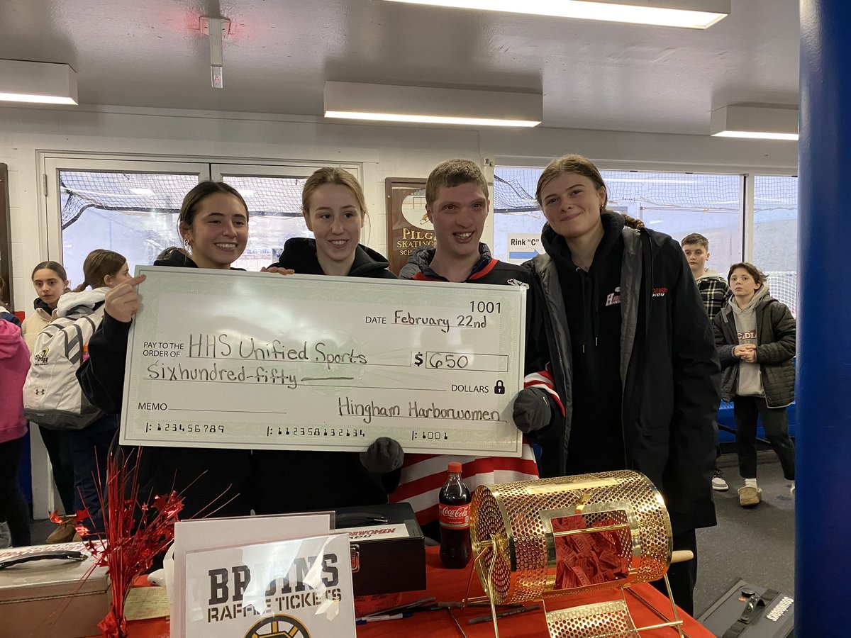 Court_J3ster's tweet photo. Awesome tournament at the Hingham Showcase. Thank you to all teams, fans and broadcasters who came out. A great display of @MIAA033 girls hockey! 

A special thank you to those who helped raise $650 for @hingham_unified! https://t.co/zvNZGs9IFp