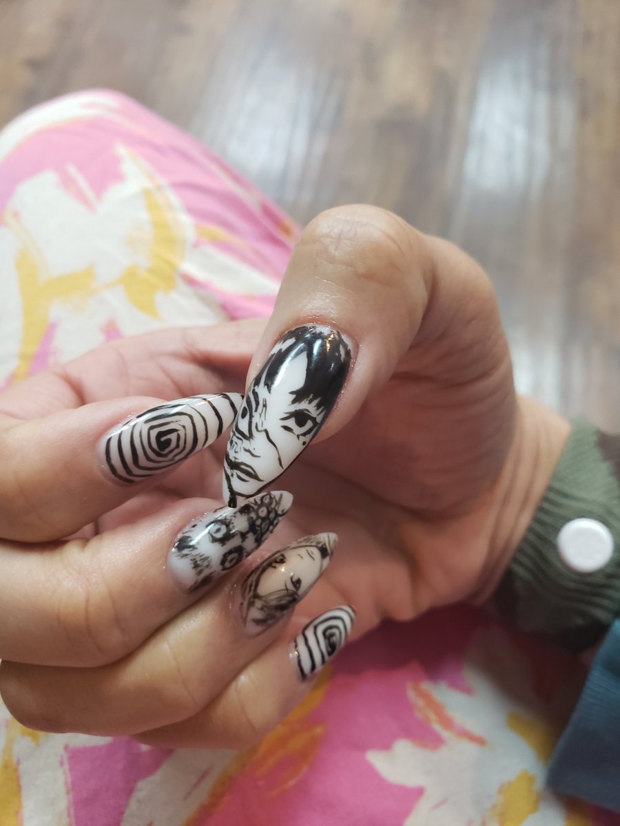 NinokunrieTV's tweet image. New nail artist confirmed - JUNJI ITO NAILS!!!