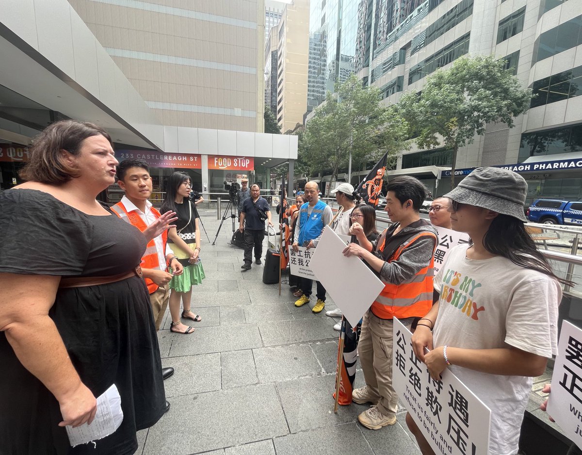 Hungry Panda riders are protesting again over low pay, dangerous pressure and the unfair sacking of Zhouying