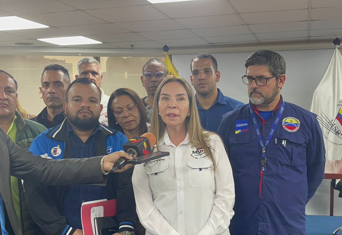 Derecho_paz's tweet photo. Hoy hemos debatido las propuestas en materia penitenciaria para el impulso de la 3T del Plan estratégico 7T-2030 junto al Vpdte. Sectorial AJ. @CeballosIchaso1 desde la sede de nuestro Mppsp en Caracas. https://t.co/QdtwJyECoZ
