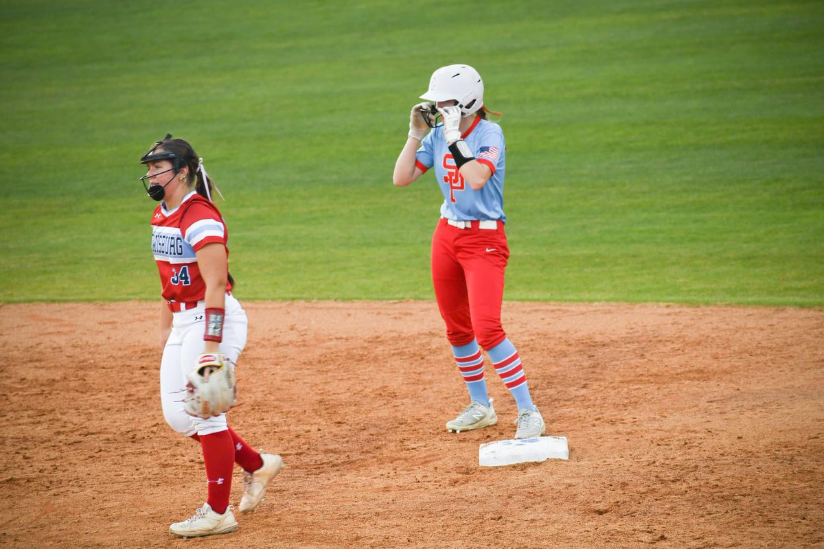 HaileyHeafner4's tweet photo. Let’s go!!! We beat Lewisburg 4-2. Sadie pitched a great game and I had 2 RBIs late in the game to clinch the W. #weareSP #chasingthering https://t.co/lMHyIy37RC