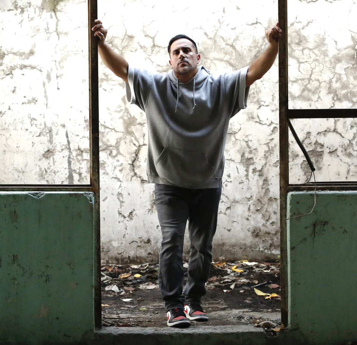 RayAlonso's tweet image. MAÑANA VIERNES LANZAMIENTO MUNDIAL… 
|NO SOY LO QUE FUI.
@rayalonso Ft. @ferminiv @dante.one 

“— Lo que sé es que yo antes era ciego, ¡y ahora puedo ver!”  Jn 9:25b 
.
.
@camproducciones @cam_musicstudio @latinmediagroupmx
#music #rap #HipHop #Hope #conciertos #Mexico