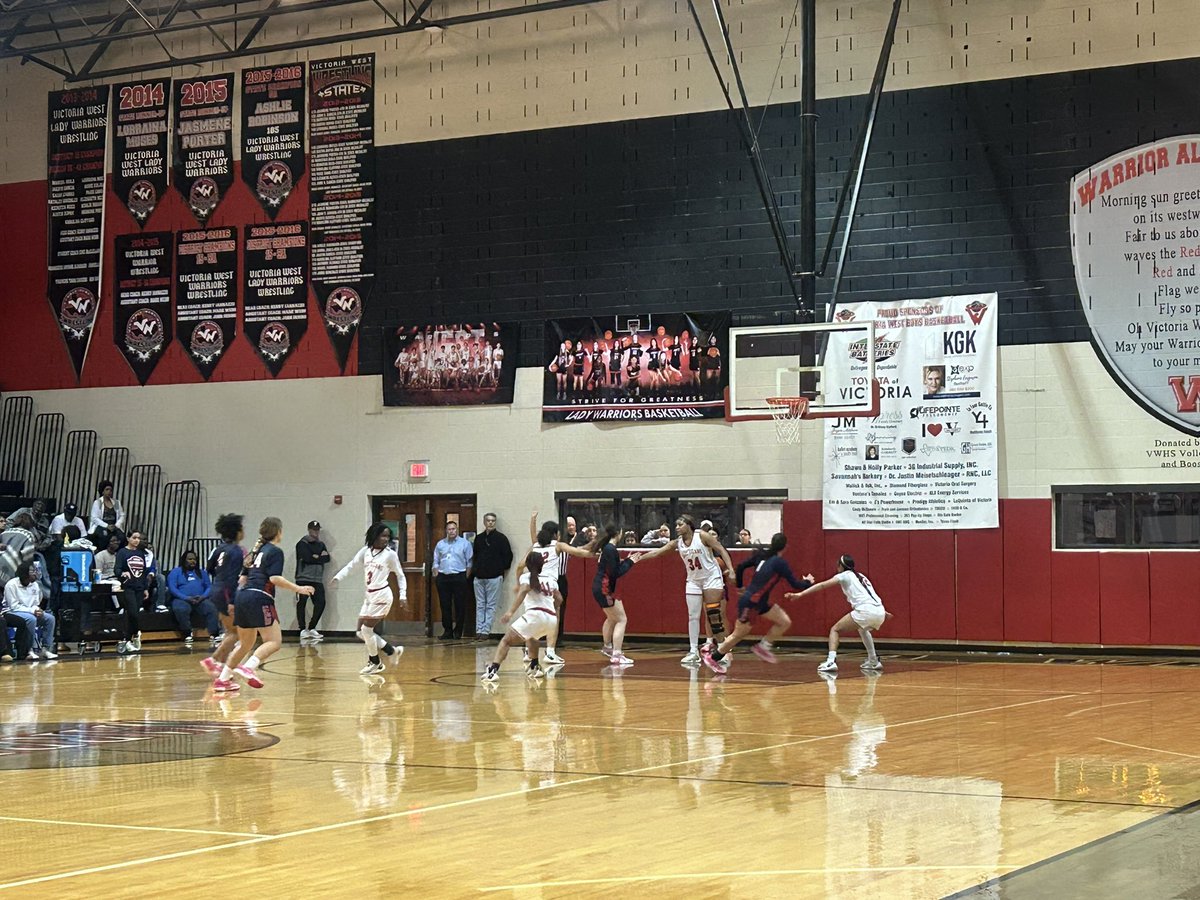 VMAthletics's tweet photo. @LadyVmhs back in the Regional Tournament! 

#AllGasNoBrakes #EATTNT #ItsWhatWeDoItsWhoWeAreItsHowWeLive https://t.co/BXNdLQYWGC