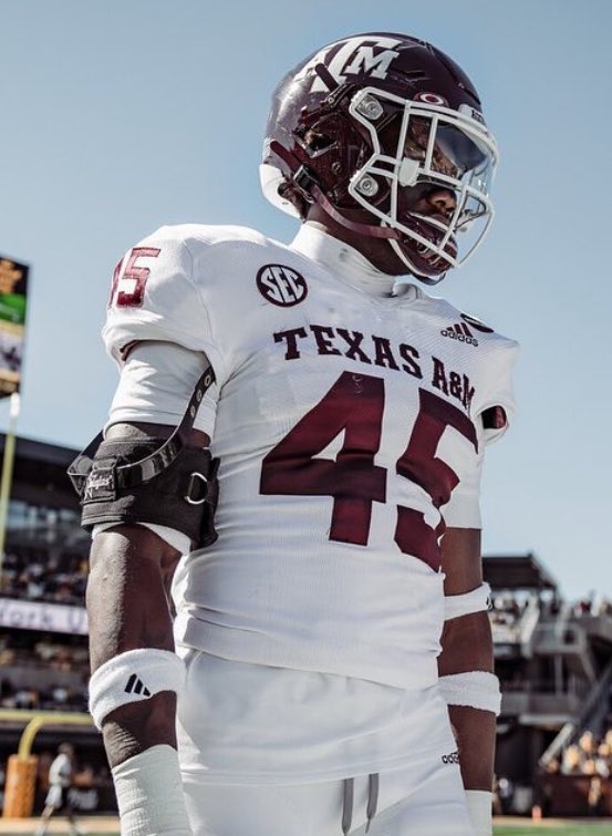 #AGTG Blessed to receive an offer Texas A&M University!! #Gigem @CoachBateman @coachdavis_cats @SWiltfong247 @adamgorney @RustyMansell_ @AggieFootball