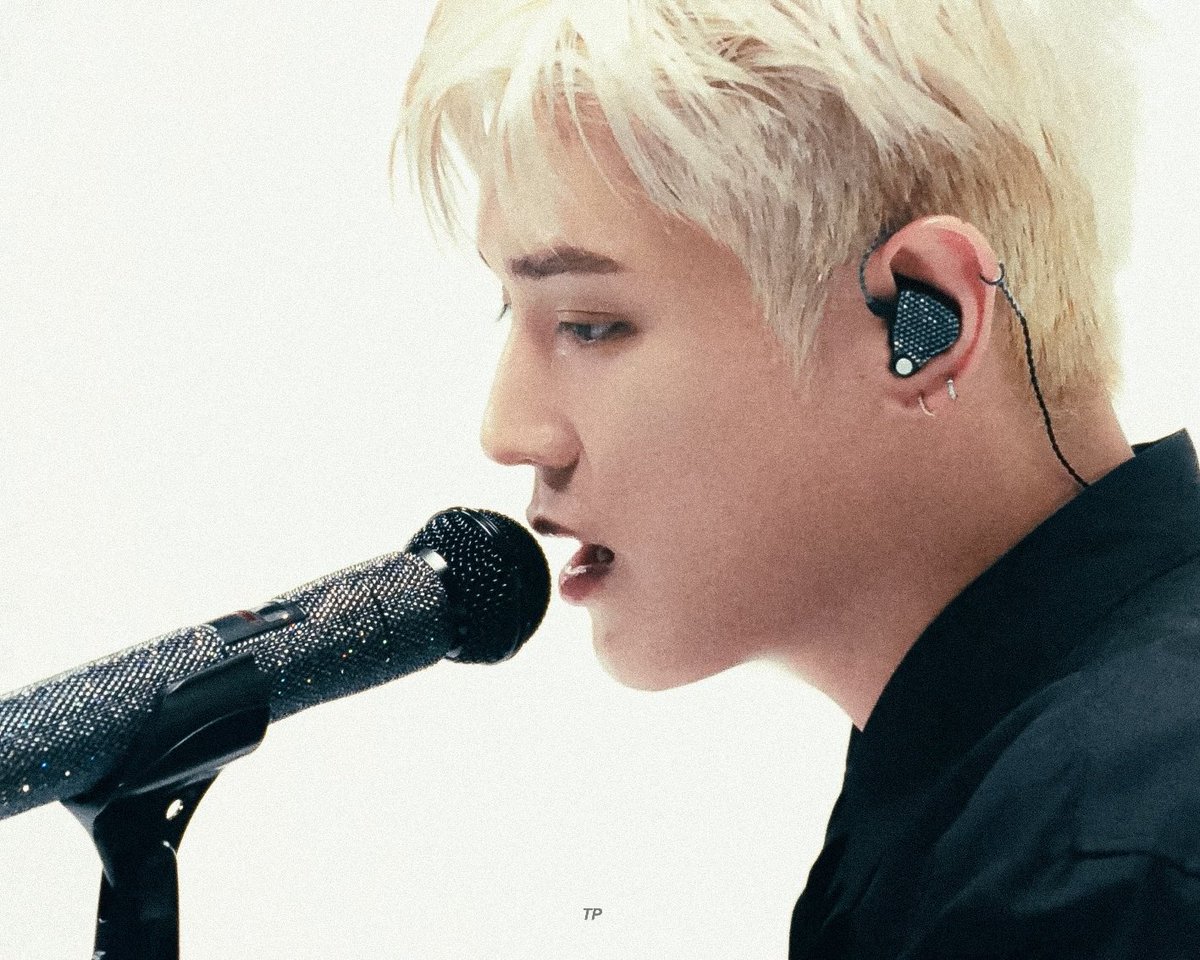 𝘏𝘪𝘨𝘩𝘭𝘪𝘨𝘩𝘵 𝘔𝘦𝘥𝘭𝘦𝘺 (𝘓𝘪𝘷𝘦 𝘗𝘦𝘳𝘧𝘰𝘳𝘮𝘢𝘯𝘤𝘦)

#태용 #TAEYONG #テヨン