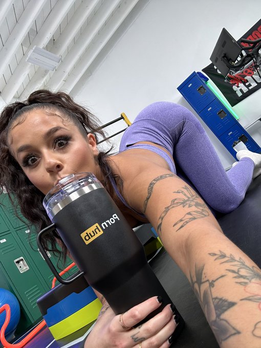 i love getting to put BBC in my mouth🤪  @Pornhub   https://t.co/QlkuiCCbDT https://t.co/P41dgH4FNh<a class="tags" href="/tag/pornhub">@pornhub</a>