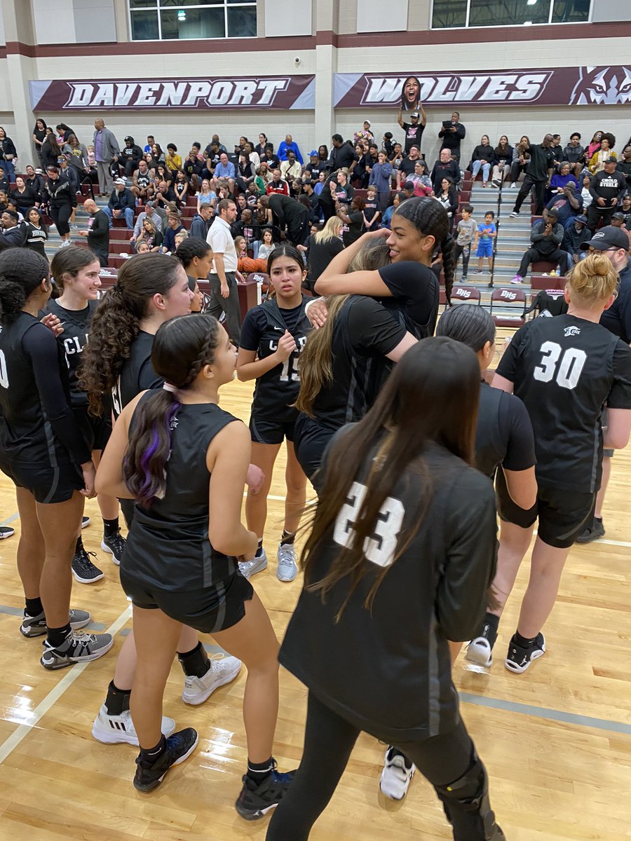 FINAL: Clark 41, Steele 40. After a HUGE <a href="/aroberson2024/">Arianna Roberson</a> block, <a href="/Natalie_Huff1/">Natalie Huff</a> sank both her free throws to win it. You’ll hear from the Cougars tonight on <a href="/ksatnews/">KSAT 12</a>! 🏀🙌🏼 <a href="/KSATbgc/">KSAT BGC</a> <a href="/HouyRihana/">Clark Girls Basketball</a> <a href="/NISDClark/">Tom C. Clark HS</a>