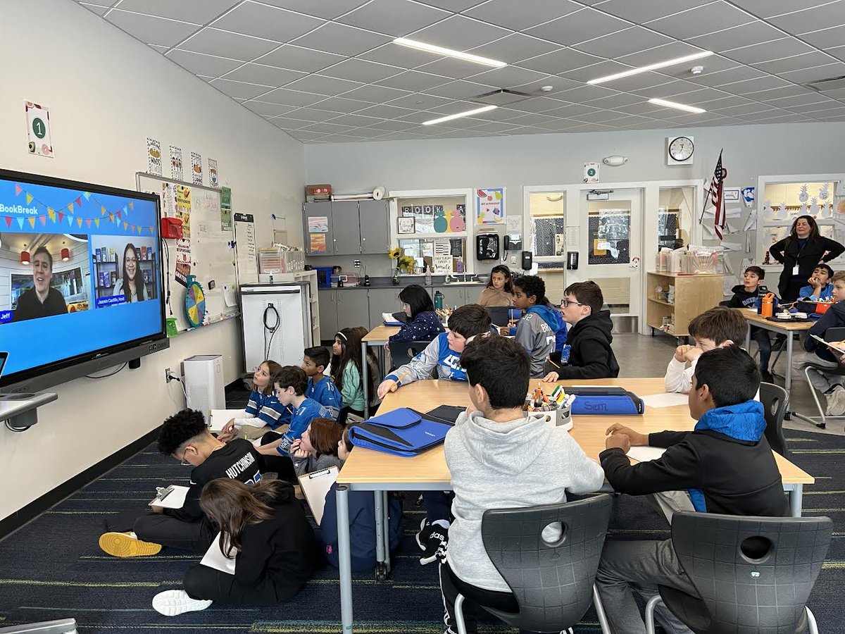 DCDSchool's tweet photo. What elementary-aged student doesn't love Diary of a Wimpy Kid? Our third graders were able to not only draw cartoons like @wimpykid, but thanks to @BookBreak4Schls they were able to virtually meet him! #DCDSFun #DCDSReads https://t.co/5XLEBnP2HQ
