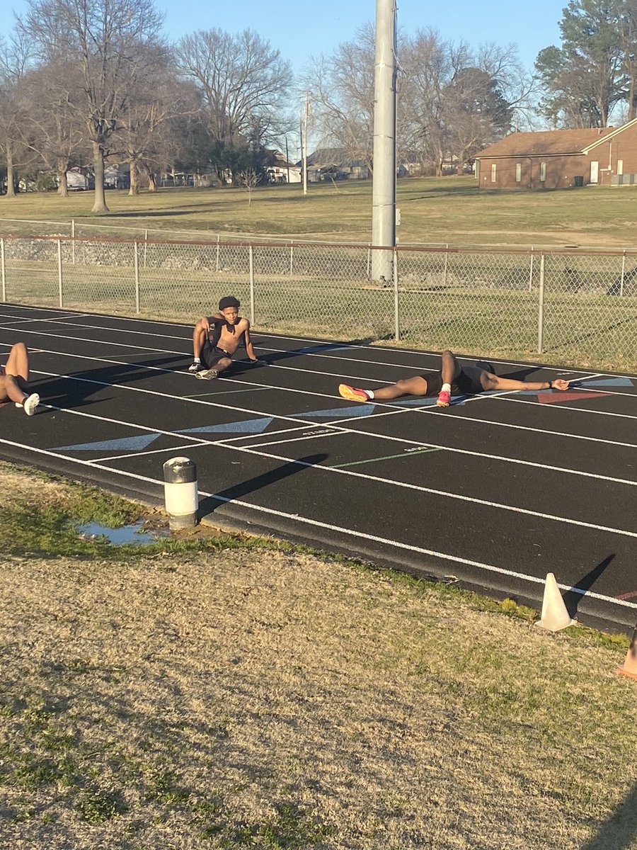wade_maddox's tweet photo. Picture from last weeks 450!! Kids love lactic workouts! #maybenot https://t.co/7mKGjVxKxl