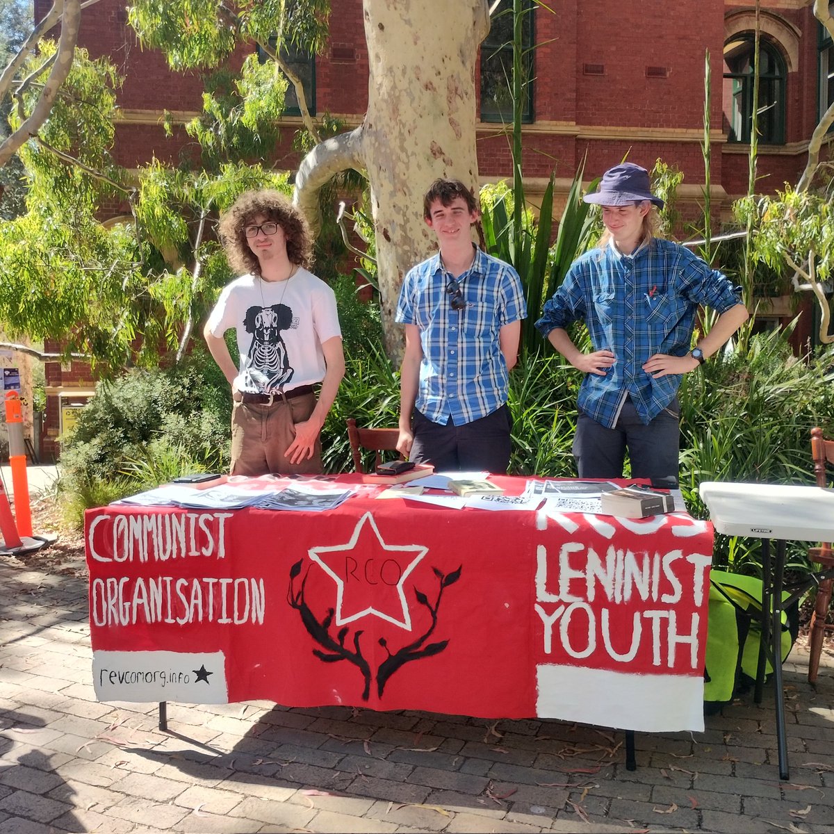communist_unity's tweet photo. Our Melbourne comrades are currently tabling at Melbourne University, they'll be there until 2PM today, then tomorrow and Friday from 11AM-2PM. https://t.co/tsljP6radS