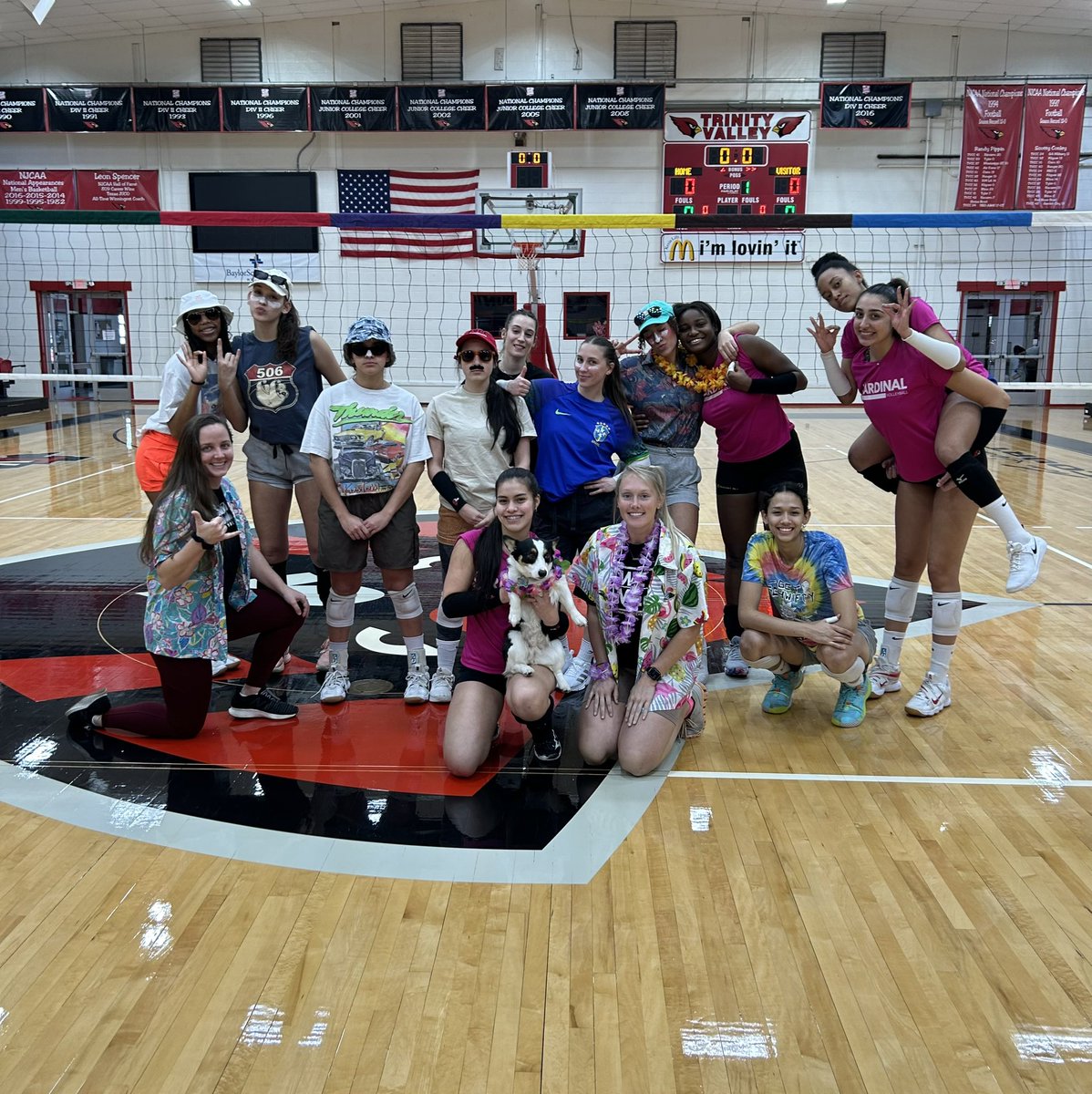 TVCCvball's tweet photo. Tacky Tourist Tuesday πΈποΈπΊ #themedpractices https://t.co/bj7CkCwk65