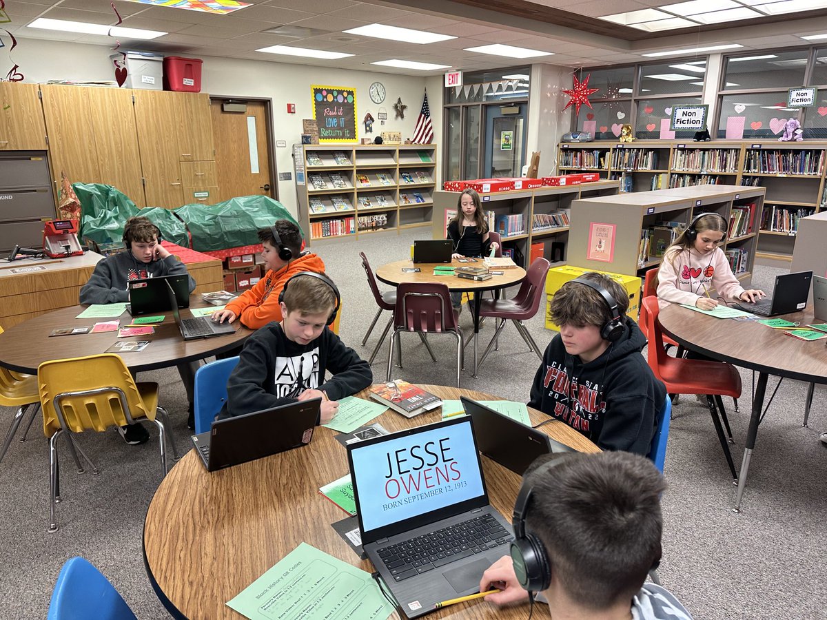 SMCbooklover's tweet photo. Using QR Codes to learn about Famous African Americans and share their facts learned with their classmates. #yeslibrary #blackhistorymonth https://t.co/CuD2id67UD