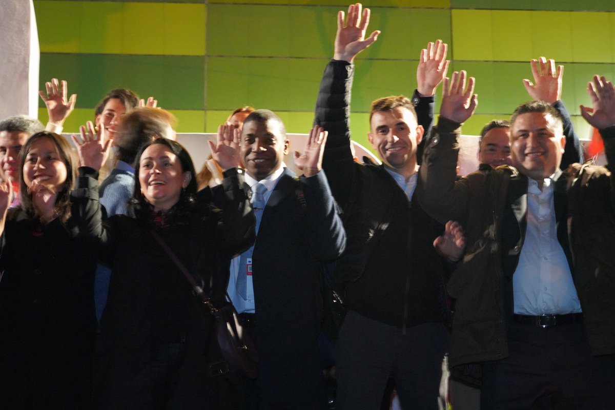 ¡Llevamos a las delegaciones que llegaron a #Bolivia a un recorrido por la ciudad de #LaPaz y #ElAlto gracias a Mi Teleférico!

#RACopoladBolivia 
#COPOLAD