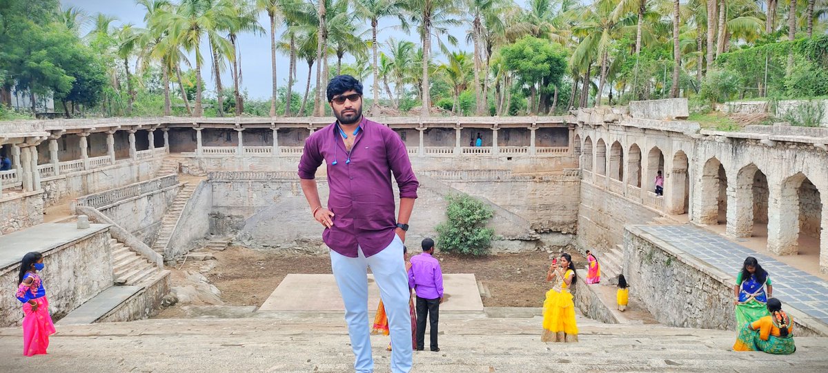 KanniGoudR's tweet photo. నల్ల అద్దాలు - అహంకారం కి చిహ్నం కాదు...
ఎండలో చల్లదనానికి...😎
అద్దాలతో రాజకీయం ఏంటి ముర్కులారా...!!
కళ్లద్దాలు కంటి రక్షణ కోసం.
వాటిని అహంకారానికి చిహ్నంగా భావించడం సరికాదు.
@Arvindharmapuri
#istandwithAD
#IStandWithDharmapuriArvind https://t.co/VlZ6KQXWbC
