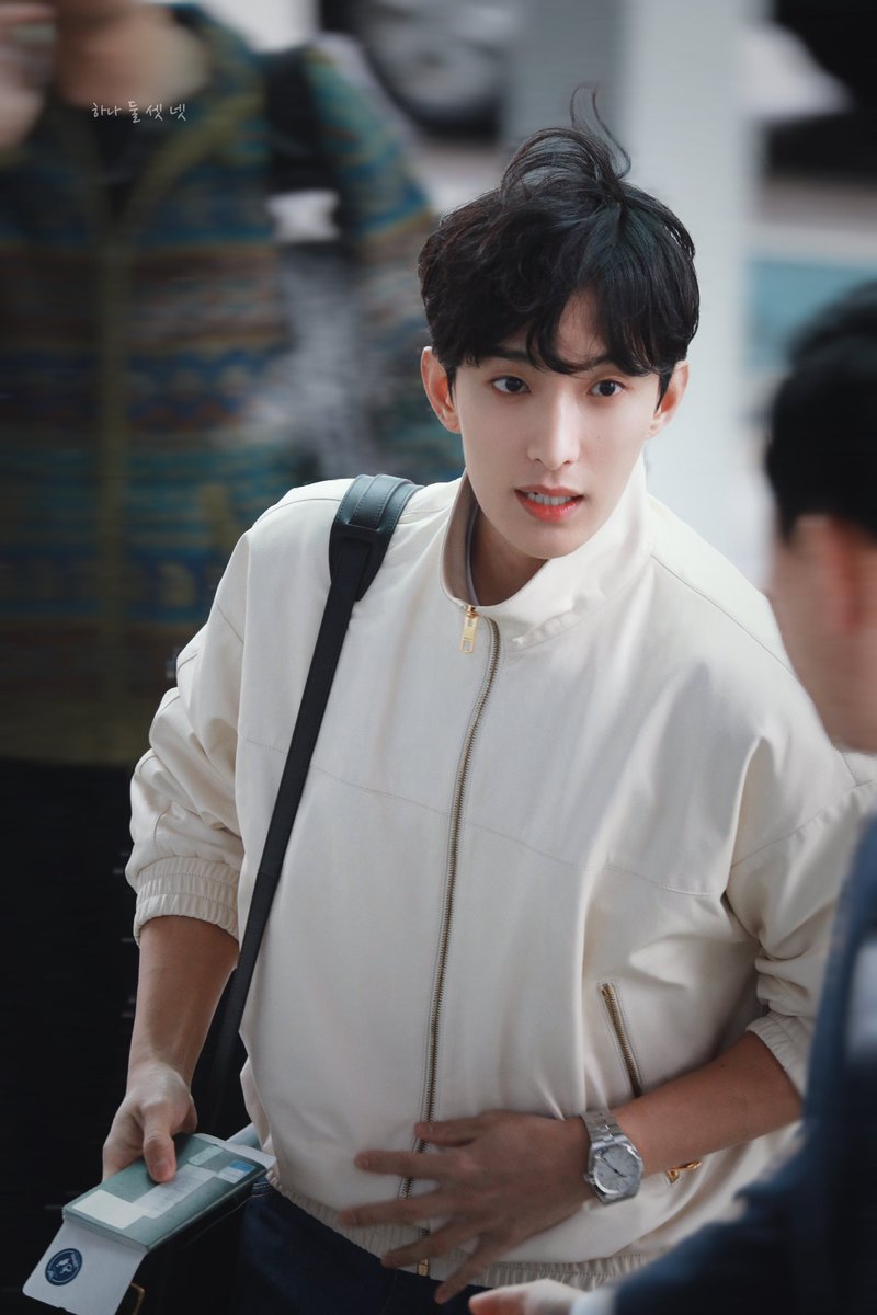 seventeen_1234_'s tweet photo. #세븐틴 #SEVENTEEN #도겸 #DOKYEOM #李硕珉 #ドギョム

 240221 인천 출국 https://t.co/19vvqJFVy1