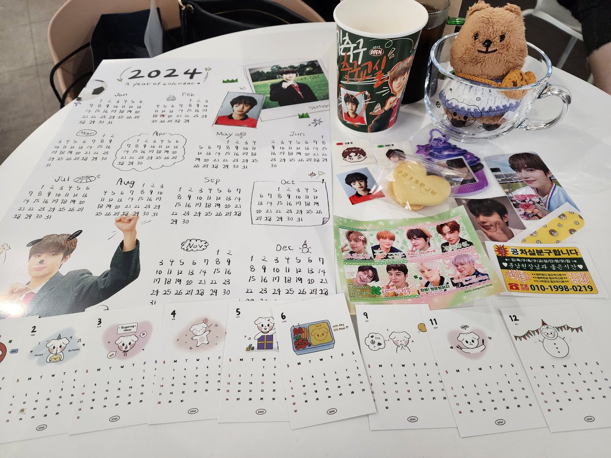 HAPPY_mongmong's tweet photo. 김축구를 보자마자 무조건 가야겠다고 생각했던 곳!
럭드 2등으로 시리얼컵도 받고, 너무 갖고싶었던 렌티큘러 키링까지 3등 상품으로 받았다!
미니축구장도 너무 귀여웠고 작은공간에 포토스팟들이 잘 꾸며져있어서 좋았다!

#정우의_26번째_골 
#김축구_축구교실_오픈 
#NCT127 #정우 #JUNGWOO https://t.co/aejzUwD8ee