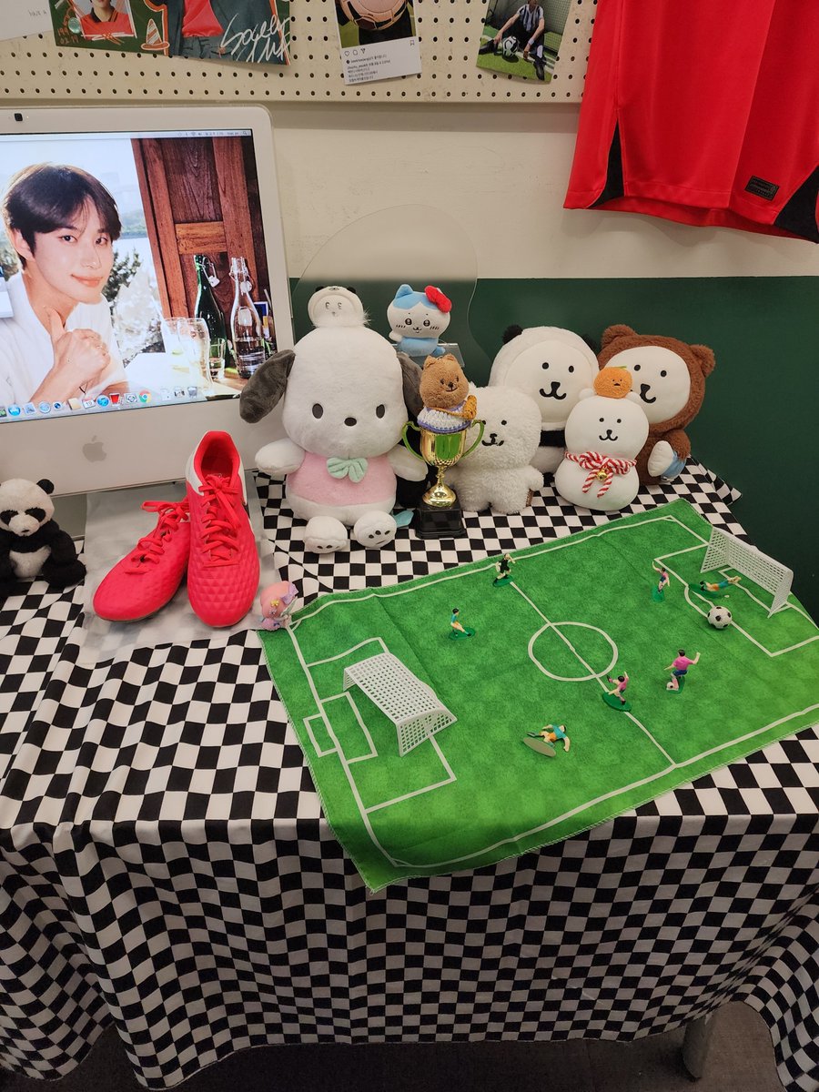 HAPPY_mongmong's tweet photo. 김축구를 보자마자 무조건 가야겠다고 생각했던 곳!
럭드 2등으로 시리얼컵도 받고, 너무 갖고싶었던 렌티큘러 키링까지 3등 상품으로 받았다!
미니축구장도 너무 귀여웠고 작은공간에 포토스팟들이 잘 꾸며져있어서 좋았다!

#정우의_26번째_골 
#김축구_축구교실_오픈 
#NCT127 #정우 #JUNGWOO https://t.co/aejzUwD8ee