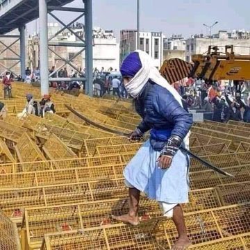 bsushil123's tweet photo. गन्ने की फसल को काटता हुआ एक ग़रीब किसान,
अभी भी जिस किसी को ये लगता है की दिल्ली में जो आंदोलन चल रहा है वो देश विरोधी खालिस्तानी ना होकर किसान है तो वो पक्का ही कांग्रेसियों का चमचा या देशविरोधी आतंकवादी है !!
#stop #DelhiProtests #FarmerProtest #FarmerProtest2024 #farmer https://t.co/9WGoJ0XqWa