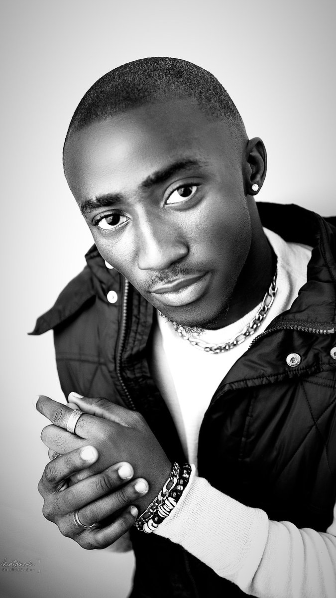 teddydrizzle's tweet photo. Hello,I don’t think we’ve met,I’m Teddie BanKz, I’m an Artist | Singer | Songwriter. I would be honoured if you give me less than a minute of your time to check out my most recent music video✨
👇🏾👇🏾👇🏾👇🏾👇🏾
https://t.co/zG9epnUz1v https://t.co/D0Jhbweuev
