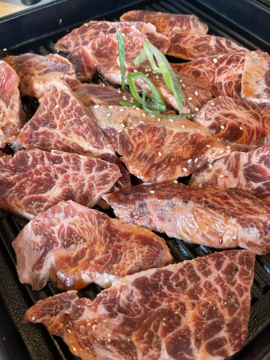 JUN_LOVE_NO1's tweet photo. 久しぶりに焼肉を食べたの😋お肉は300gで豚トロも頼んでビールも飲んで美味しかった🍺ご飯も美味しくておかわりしちゃった😆🍚また食べに行きたいな🎵
#赤門
#akamon
#焼肉 https://t.co/NVyBr0jJZh