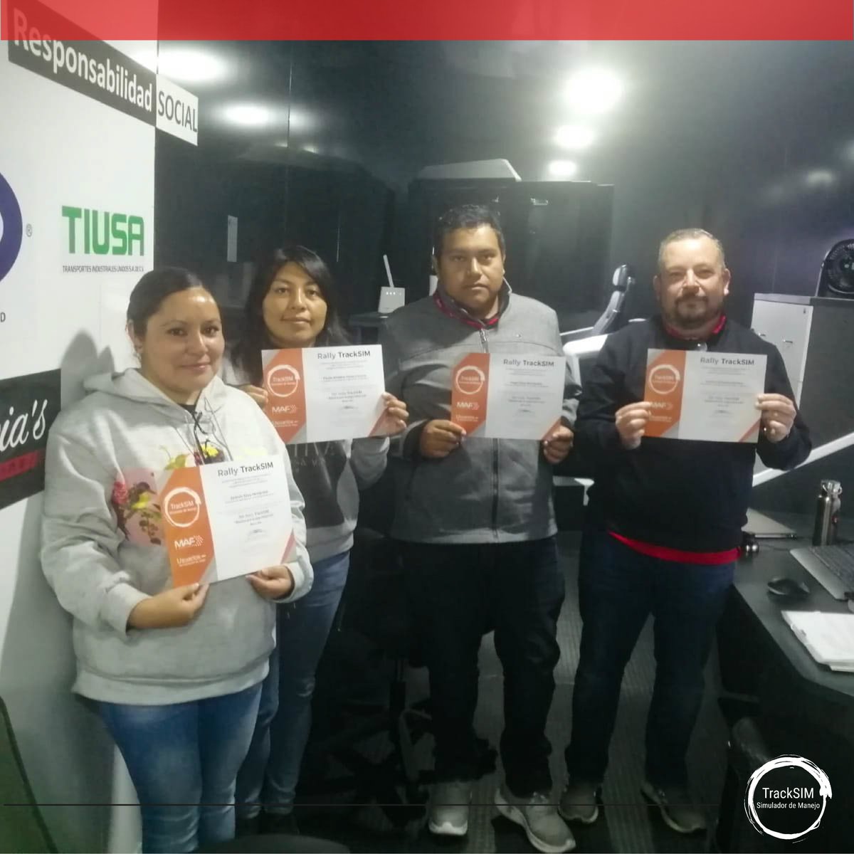 TrackSIMmx's tweet photo. En Transportes Garcias Trucking (TGT) entienden que la capacitación/profesionalización de operadores es una tarea continua, siempre se puede mejorar,  desde TrackSIM reconocemos su compromiso con la vida y las familias mexicanas.
#TransportesGarciasTrucking #ANTP #MAFyAsociados https://t.co/GmYpUIOO3D