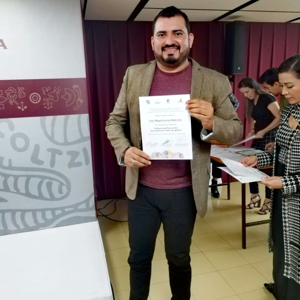 louismickeygar1's tweet photo. Con gran entuciasmo y agradecimiento recibimos constancia del Diplomado Violencia Política en Razón de Género por el Instituto Belisario Domínguez del Senado de la República y el Instituto por los Derechos Humanos y la Igualdad Sustantiva, S.C. 
Gracias @DivaGastelum https://t.co/v2pSyCmB2o