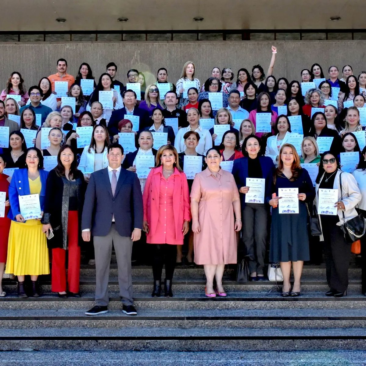 louismickeygar1's tweet photo. Con gran entuciasmo y agradecimiento recibimos constancia del Diplomado Violencia Política en Razón de Género por el Instituto Belisario Domínguez del Senado de la República y el Instituto por los Derechos Humanos y la Igualdad Sustantiva, S.C. 
Gracias @DivaGastelum https://t.co/v2pSyCmB2o