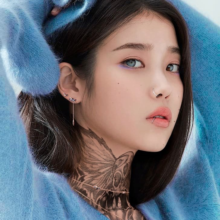 ᅠᅠ ᅠᅠ
 ᅠᅠㅤ  ᅠᅠ De 𝗺𝗶𝘀𝘁𝗲𝗿𝗶𝗼𝘀𝗼𝘀 ojos me enamoré.⠀
ᅠᅠᅠᅠ