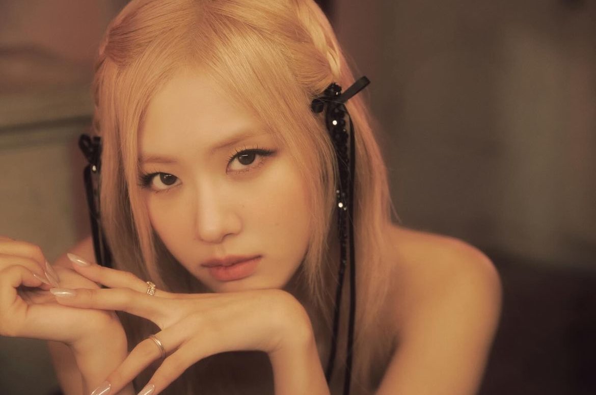 .<a href="/BLACKPINK/">BLACKPINKOFFICIAL</a> - YG Entertainment 
JENNIE - <a href="/oddatelier/">OA</a> 
LISA - <a href="/wearelloud/">LLOUD</a> 
JISOO - BLISSOO
ROSÉ - Coming soon 🔜