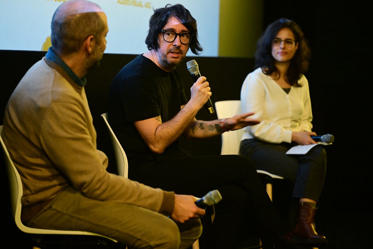 iberseries_pi's tweet photo. Las sesiones Next from Spain en #BerlinaleSeriesMarket han cerrado este martes de nuevo con aforo completo en la proyección del promo-reel de la “La Ley del Mar”. Han presentado José Pastor @rtve y @Flipytwit #Studio60
#EFM2024 @AVfromSpain_ @ICEX_
#IberseriesyPlatinoIndustria https://t.co/qIlgr8Ont0