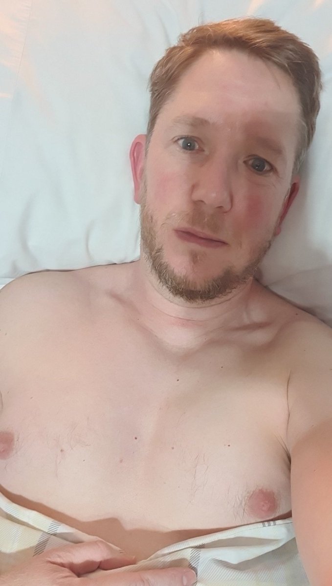 GavinWi79234383's tweet photo. Not ready for the 5.45 alarm tomorrow! 🥱 #sleepyguy #bedtime #guy #fitguy #guyswithbeards https://t.co/mK8CY4Xp49