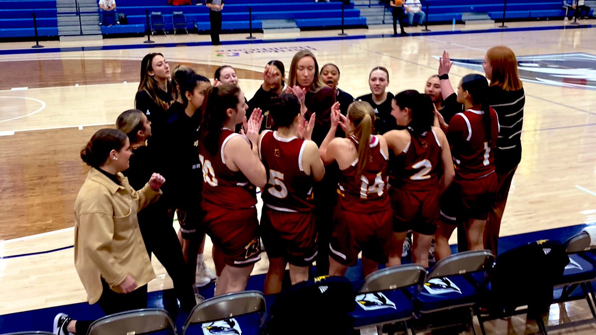 On the road tonight for some <a href="/TheGNAC/">Great Northeast Athletic Conference</a> basketball quarterfinals. First stop to <a href="/USJ_BlueJays/">USJ Blue Jays</a> for <a href="/RegisWBB/">Regis WBB</a>. #RoarPride <a href="/GoRegisPride/">GoRegisPride</a> 🦁💪🏼🏀