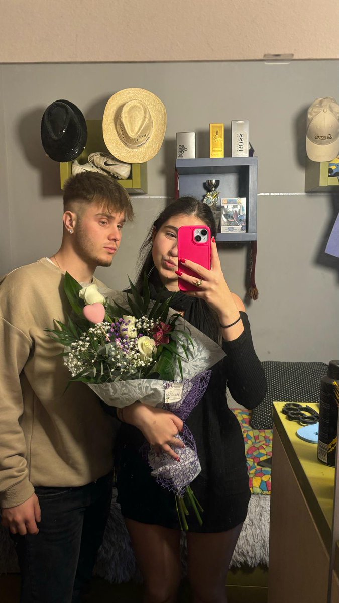 ikerr29's tweet image. cada día la quiero más 💛