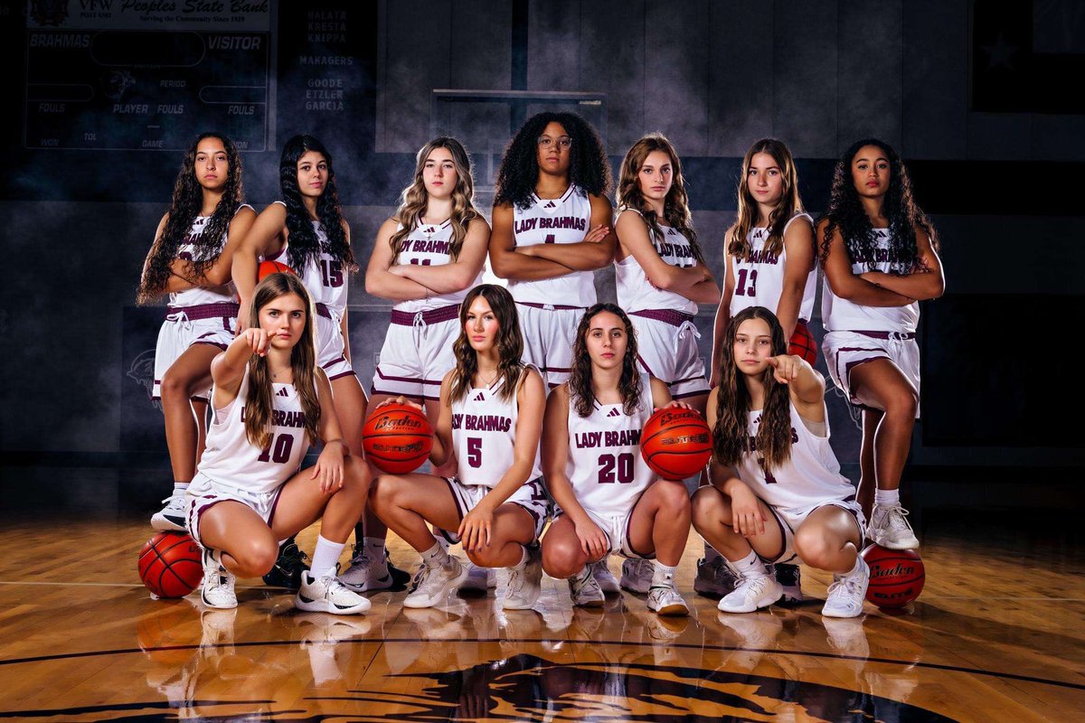 AdalynPohl's tweet photo. Ready for the Regional Quarterfinals tonight! We play at Navarro High School at 8:00pm vs SA Cole. Let’s go LB! #toughwomenwin @mikemillsnc @LBteams https://t.co/EIFRMpWxbm