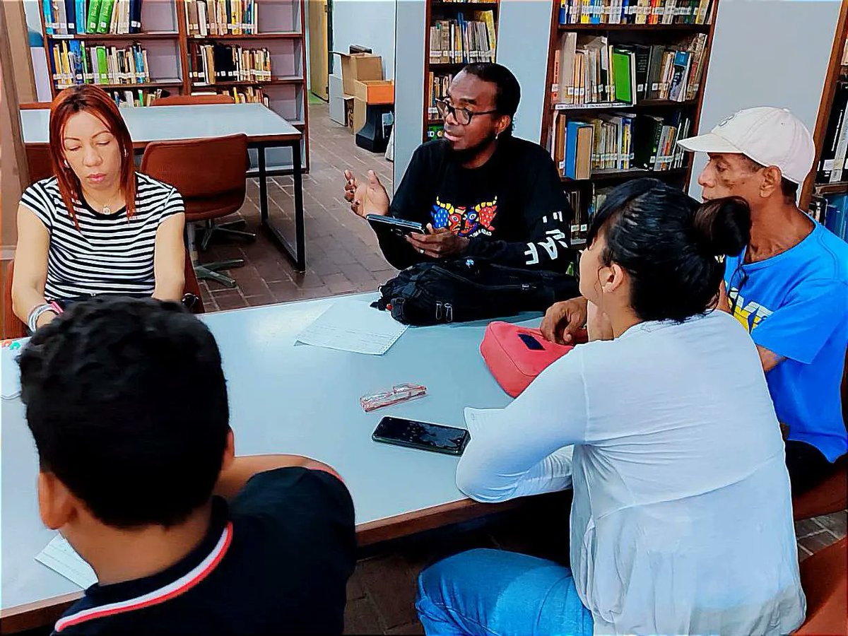 CENAFotografia's tweet photo. ✨#Cenaf núcleo La Guaira continúa este martes #20Feb, con el III Curso Integral de Fotografía Digital con Dispositivos Móviles, desde la Biblioteca Pública Central "José María España" de la Ciudad Histórica de La Guayra.
📸 @zuluetapacheco1
#UnidosSeConsolidaLaPatria https://t.co/Cm1XVBvIqK