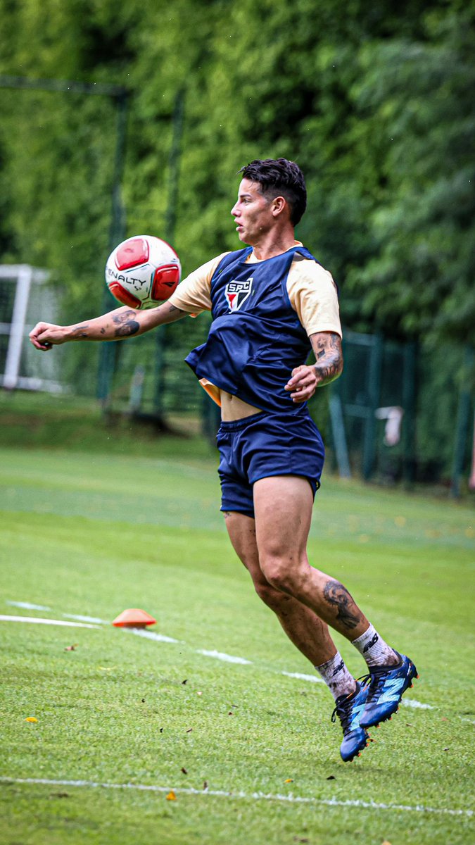 jamesdrodriguez's tweet photo. Algo bueno está llegando. https://t.co/arcI4BXOMs