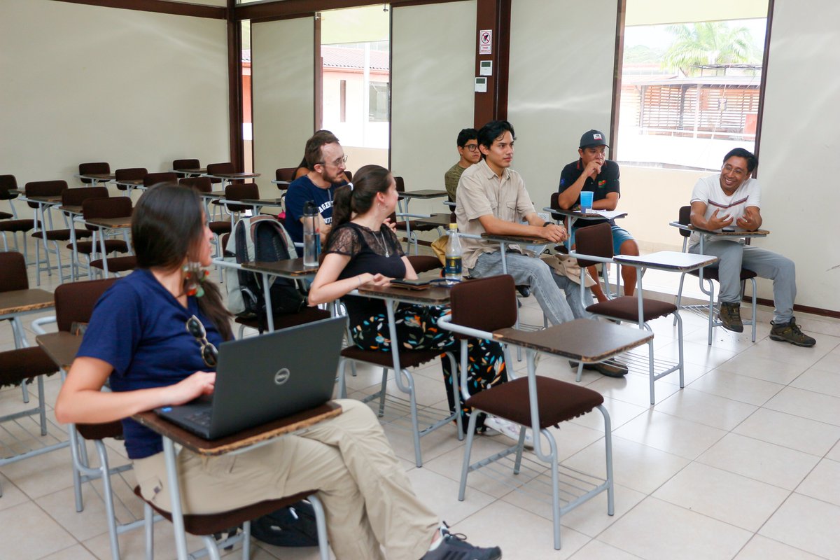 u_ikiam's tweet photo. La UNESCO visita Ikiam

El propósito de la visita fue comprender las actividades y planes de la Cátedra UNESCO para el Manejo de Aguas Dulces Tropicales y definir mecanismos que impulsen las iniciativas de la Cátedra, como la definición de un Sitio Ecohidrológico Demostrativo de UNESCO en la región. Además, se discutió sobre otras colaboraciones entre Ikiam y UNESCO, como el proyecto de Geoparque Napo Sumaco y la Estación Científica Colonso.

Durante la visita, se contó con la participación de Verónica Minaya y Patricia Rengel, oficiales del sector de Ciencias Naturales de la oficina UNESCO en Quito, y del Programa Hidrológico Intergubernamental de la UNESCO en Ecuador. La Dra. Minaya ofreció una ponencia sobre este último tema.

Como resultado de las discusiones, se elaboró una hoja de ruta para identificar oportunidades de colaboración continua con UNESCO Quito.