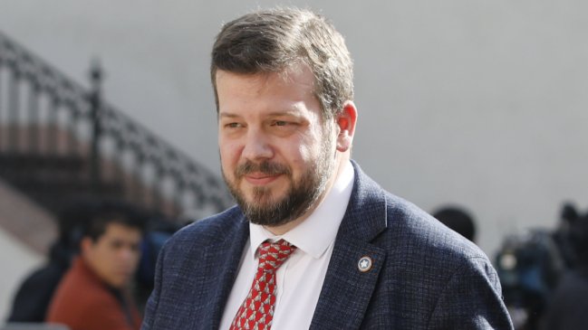 NickyMarquez1's tweet photo. Queridos amigos de Chile, no tengo ningún ánimo de polemizar ni rivalizar con nadie. Simplemente quiero hacer explícito mi apoyo a la naciente candidatura presidencial de mi amigo @Jou_Kaiser, deseándole el mayor de los éxitos y poniéndome a su disposición para todo lo que modestamente pueda difundir o aportar. Gran abrazo Jou y suerte en esta responsabilidad!