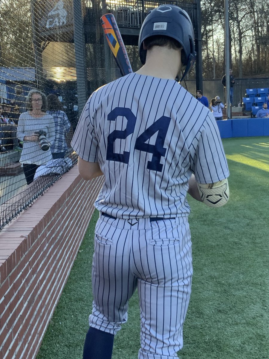 RBI DOUBLE by Michael Delph (pictured) drives in Charlie Bozeman! Cole Draper RBI SINGLE scores Michael All with 2 outs Farragut scrimmaging at CAK ⚾️⚓️ @AdmiralGameday @BartlettJC