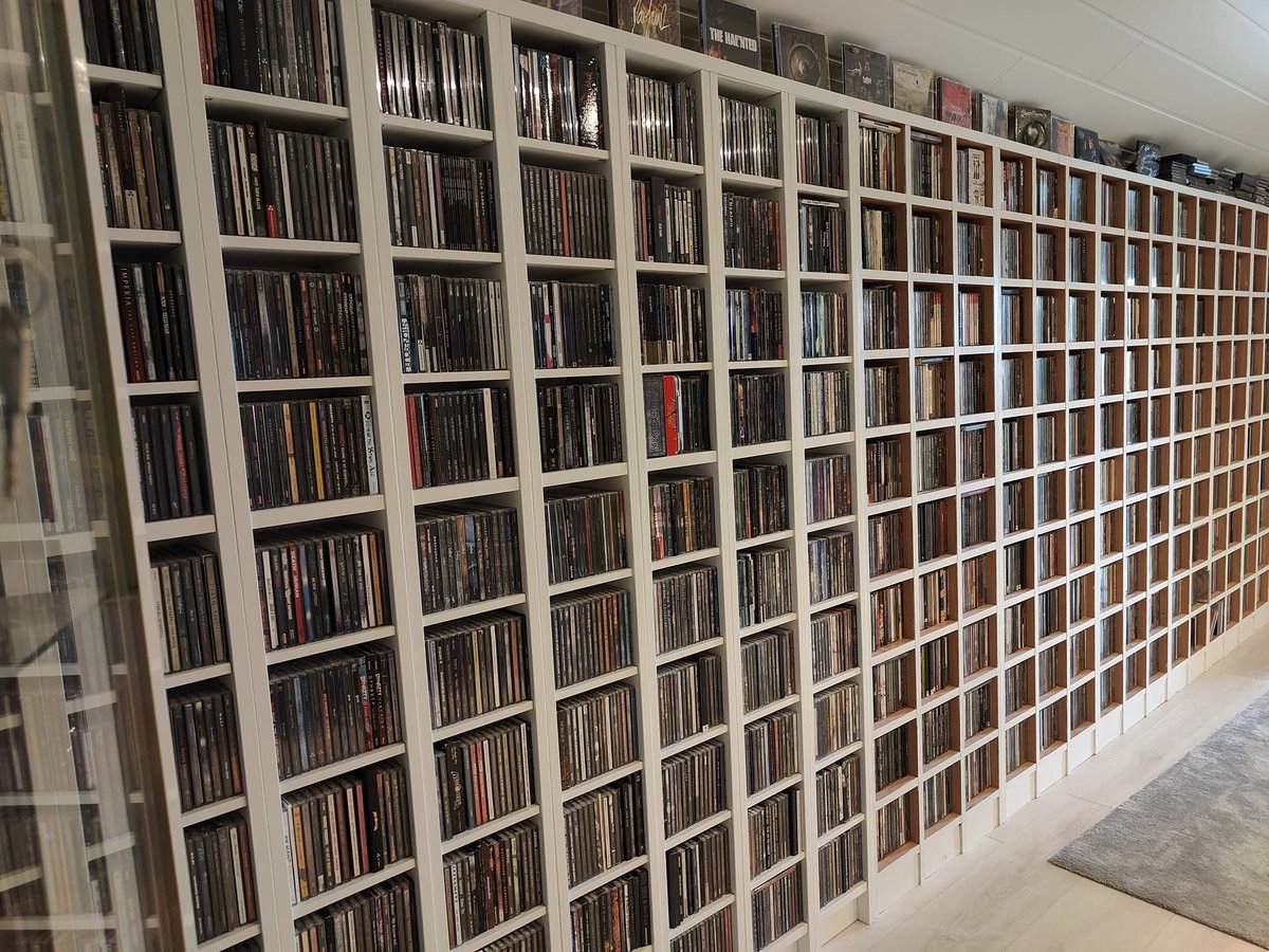 vodouch2000's tweet image. 6.500 CD's of Sami Järvinen 😮
#CD #compactdisc #CDcollection #digitalmedia #digital #music #collectors