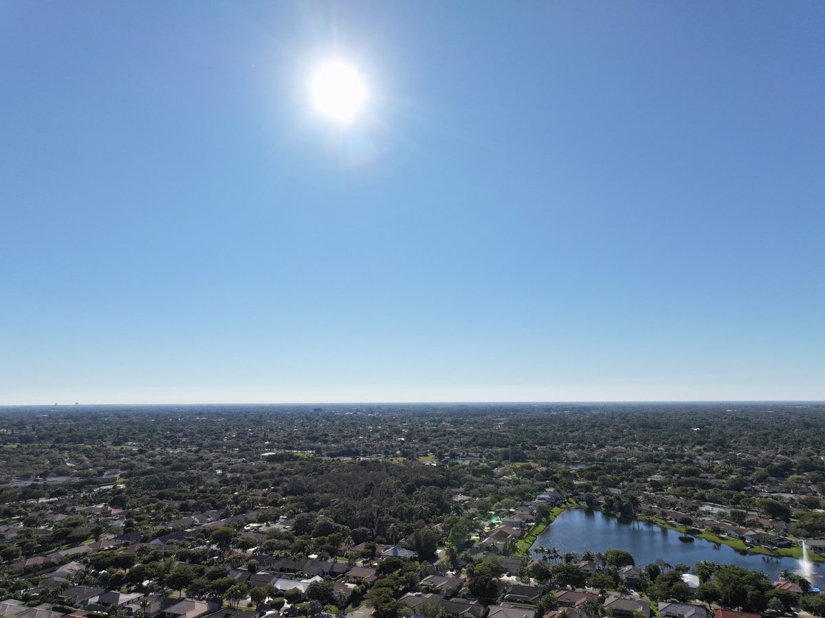 skyviewmotions's tweet photo. No clouds today!
#dronephotography #drone #photography #djimavicpro #southflorida #sunshine https://t.co/xkucJxWm0n