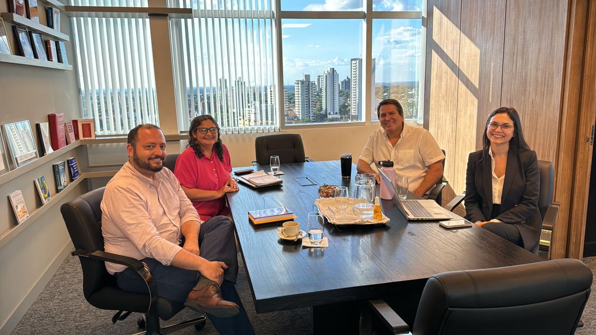cedep_py's tweet photo. Esta tarde nos reunimos con Jaime Gallegos, Director del Departamento de Derecho Económico de la Universidad de Chile.

Se vienen muchos proyectos de la mano de la Universidad de Chile y el CEDEP en este 2024.

¡Estén atentos a las novedades!

#CEDEP #2024 #universidaddechile https://t.co/9LsV7Pmx6l