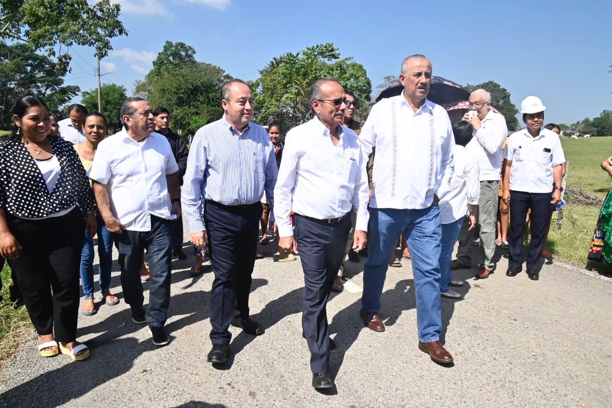 cmmerino's tweet photo. ✓ Rehabilitación de carretera con concreto asfáltico Ra. Unión y Libertad a Chiquiguao 1ra. Sección, 0+000 al 2+860 km, con un monto de inversión de 11 millones 306 mil 452 pesos. https://t.co/CiRMBosFOs